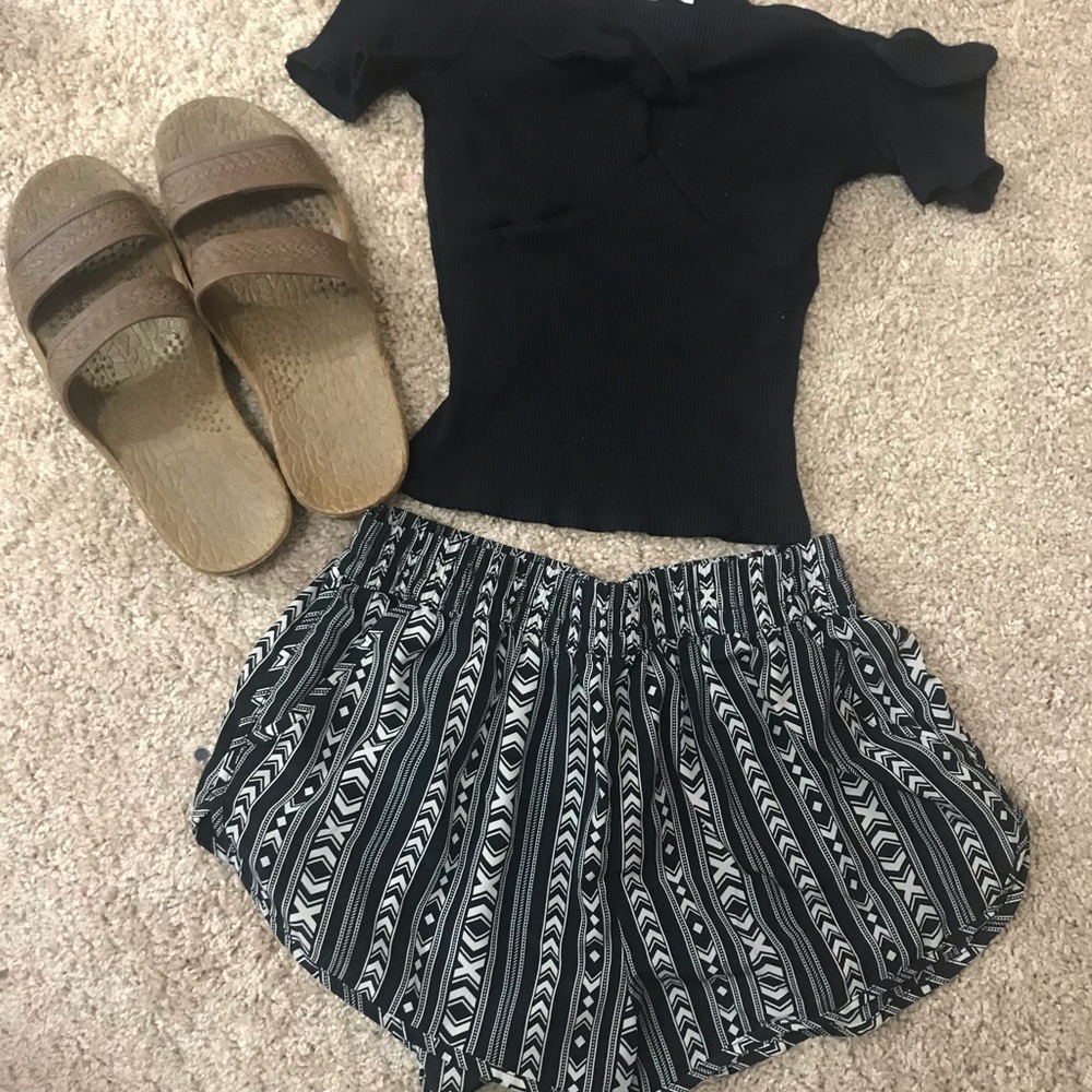 Black and White Forever 21 shorts